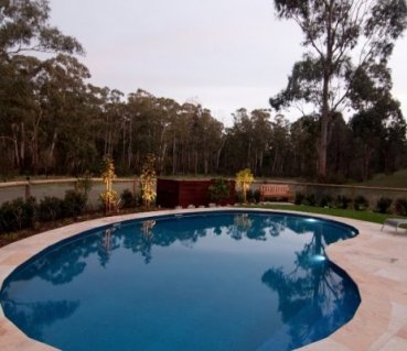 kidney-shaped-pool-construction-from-melbourne-pool-builder