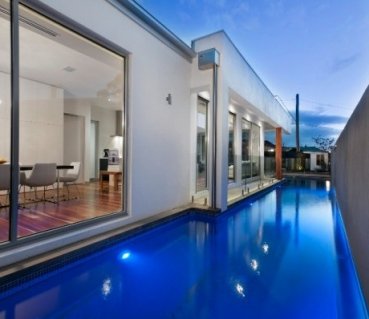 swimming-pool-in-tight-space