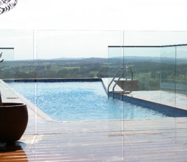 freeform-swimming-pool-with-decking